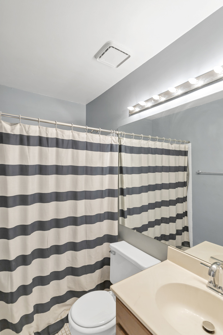 1300 Cranbrook Drive #1300, Schaumburg, IL 60193