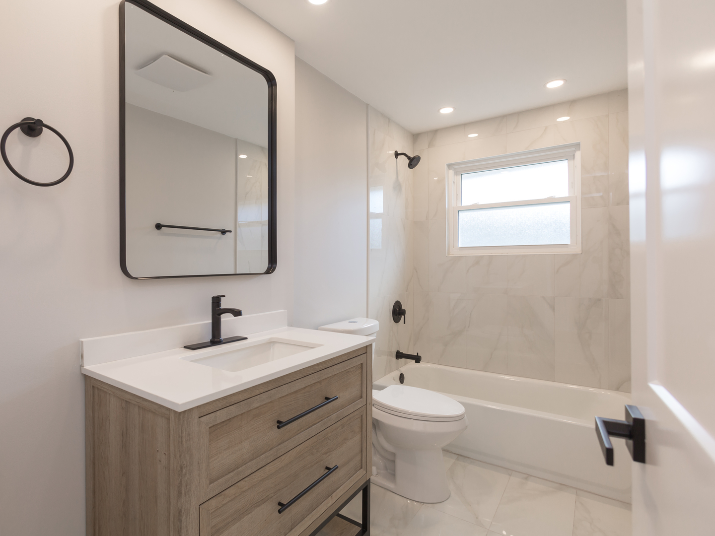 16920 Glen Oaks Drive, Country Club Hills, IL 60478