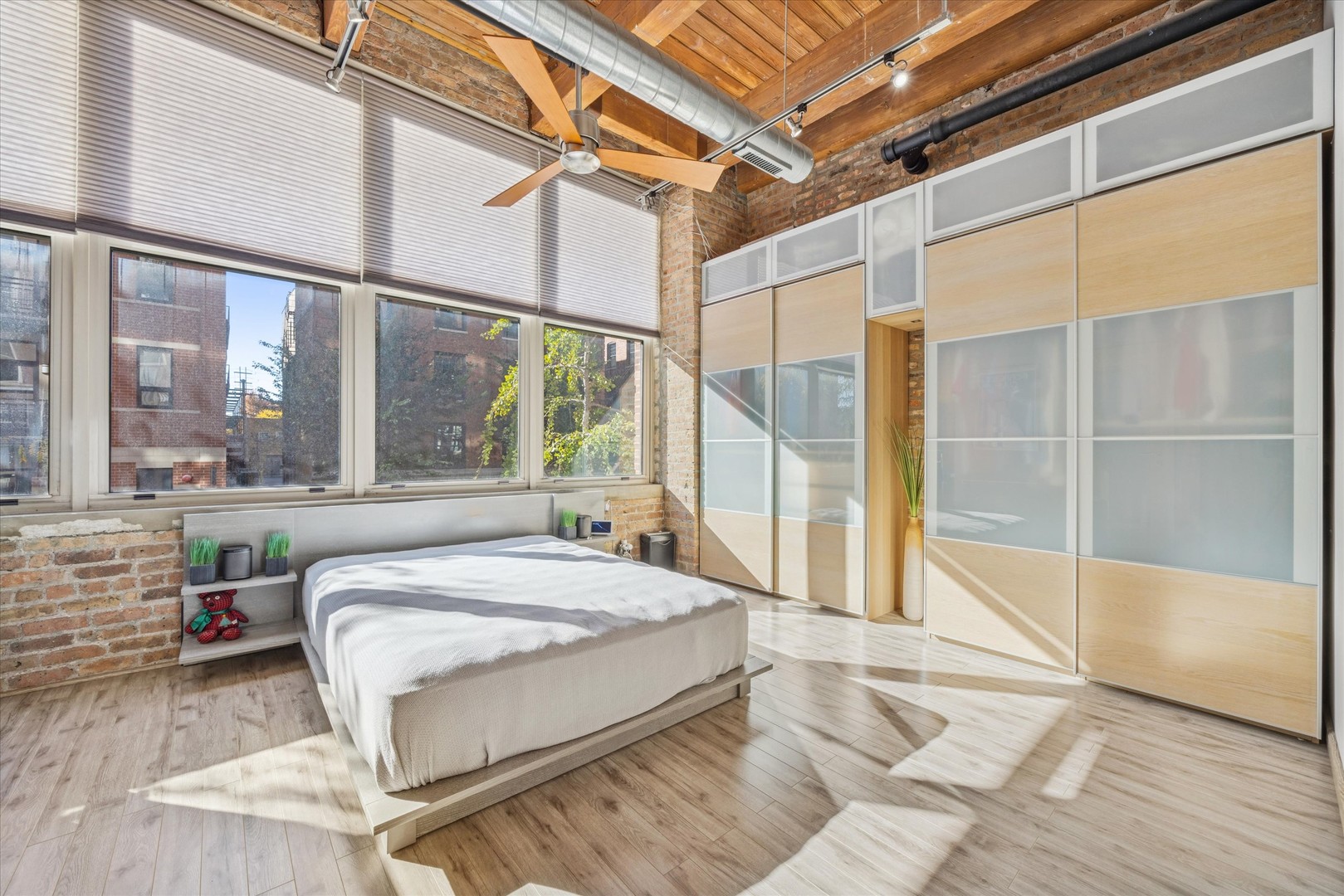 1500 W Monroe Street #220, Chicago, IL 60607