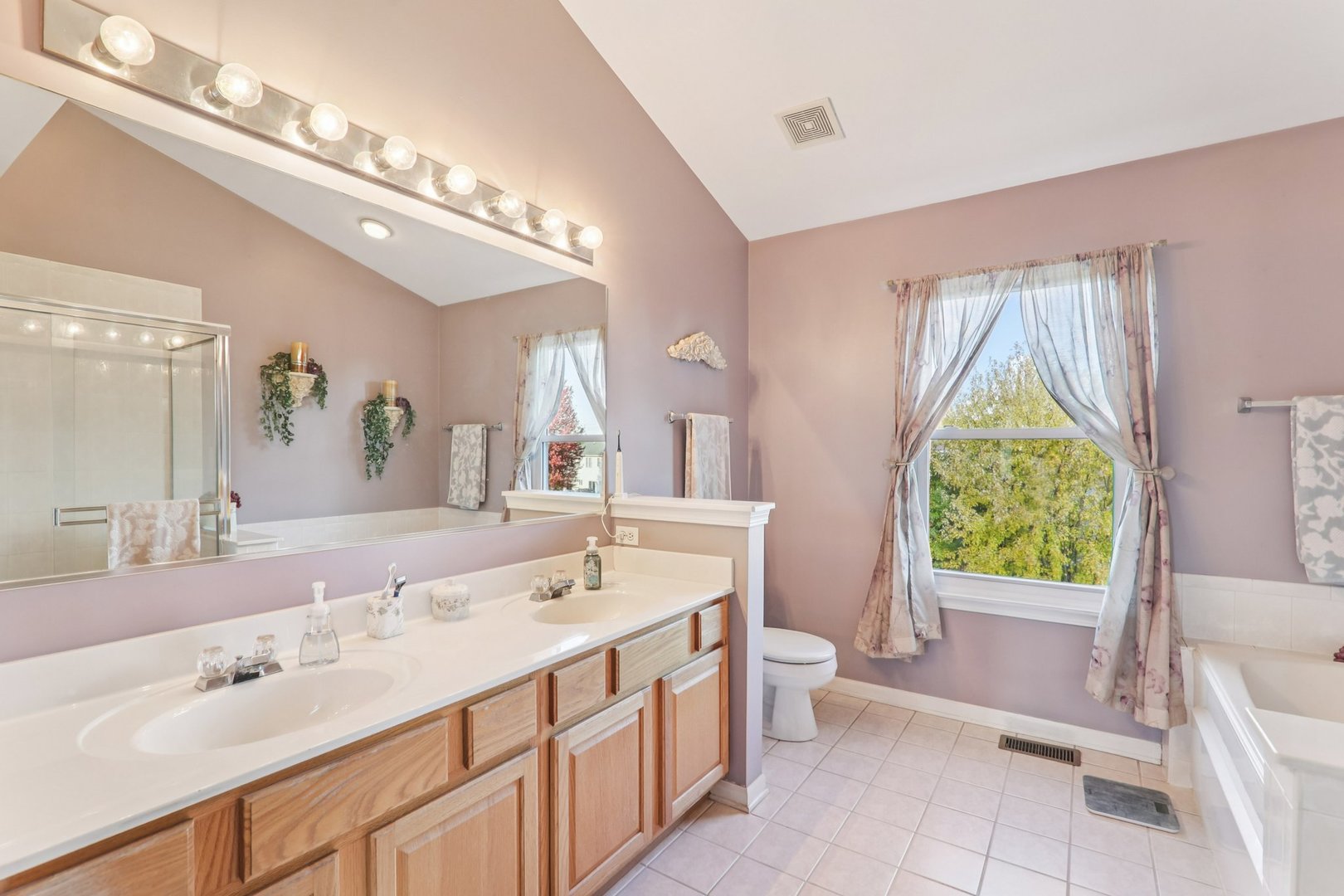 4811 Princeton Lane, Lake In The Hills, IL 60156