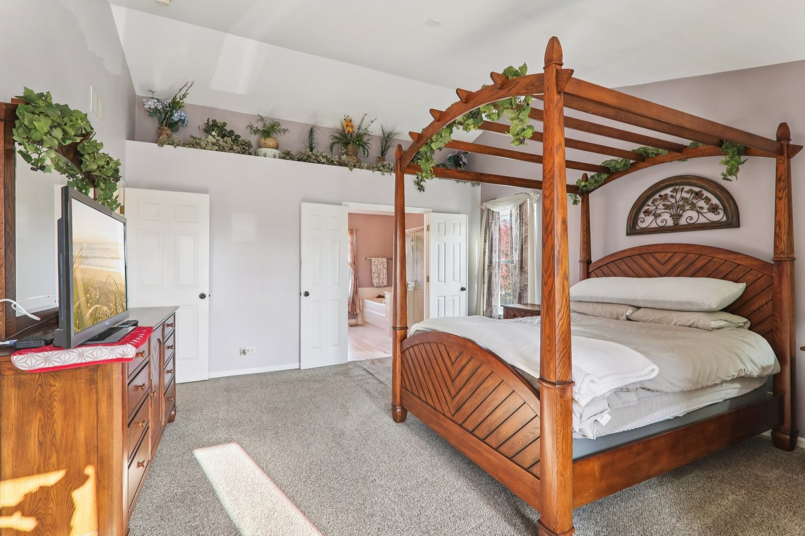 4811 Princeton Lane, Lake In The Hills, IL 60156