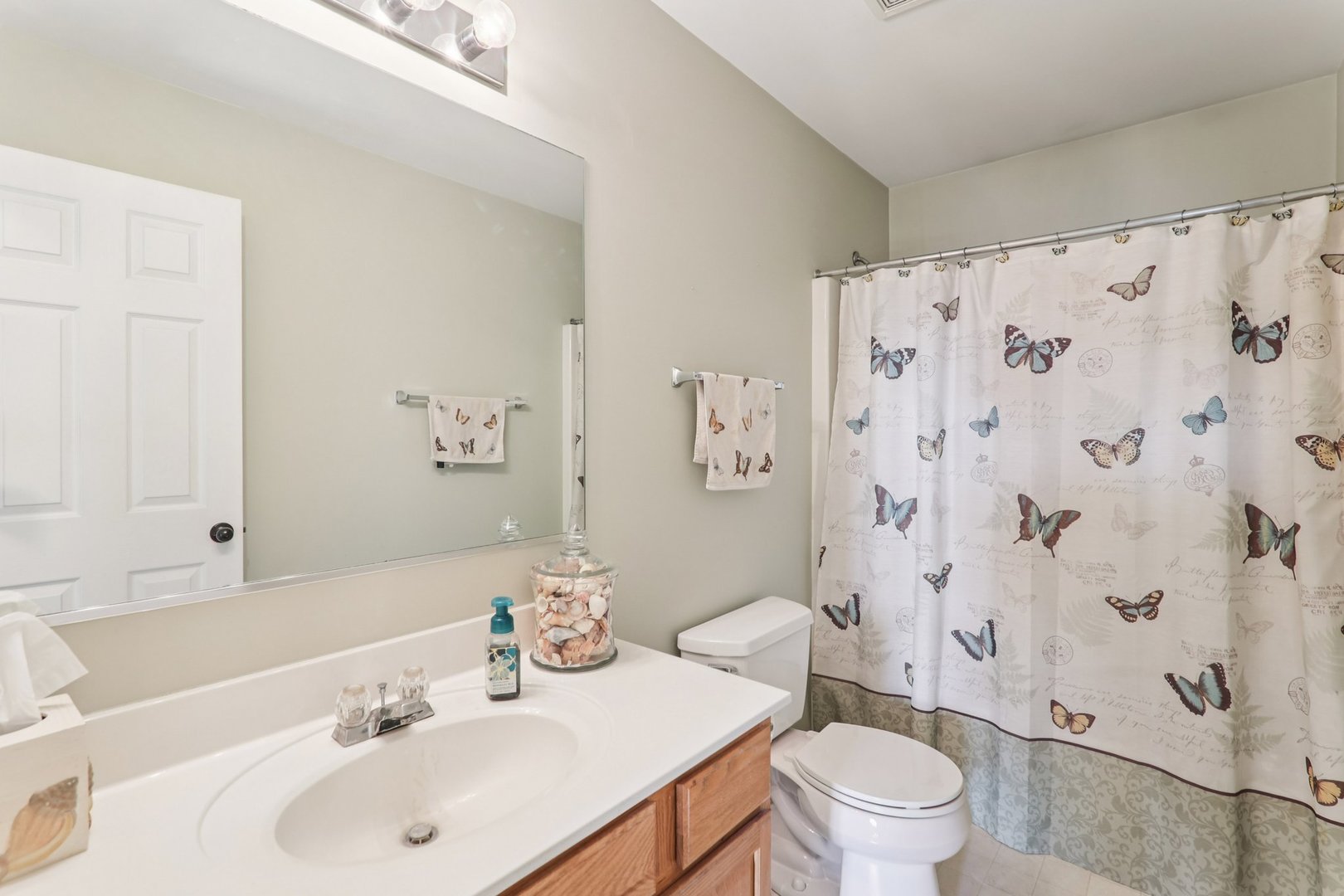 4811 Princeton Lane, Lake In The Hills, IL 60156