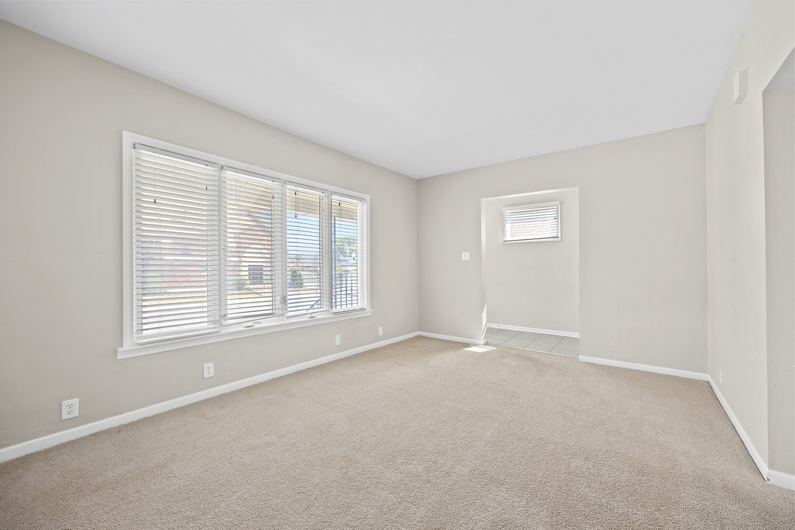 6152 S Austin Avenue, Chicago, IL 60638