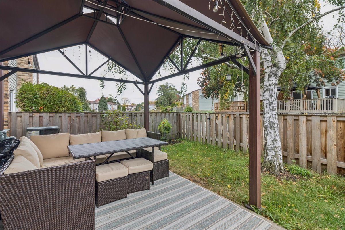 705 Lakeside Cir Drive, Wheeling, IL 60090