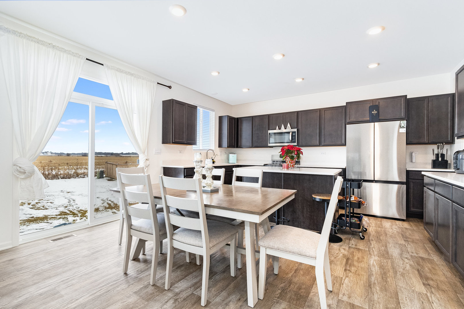 382 Hemlock Lane, Oswego, IL 60543