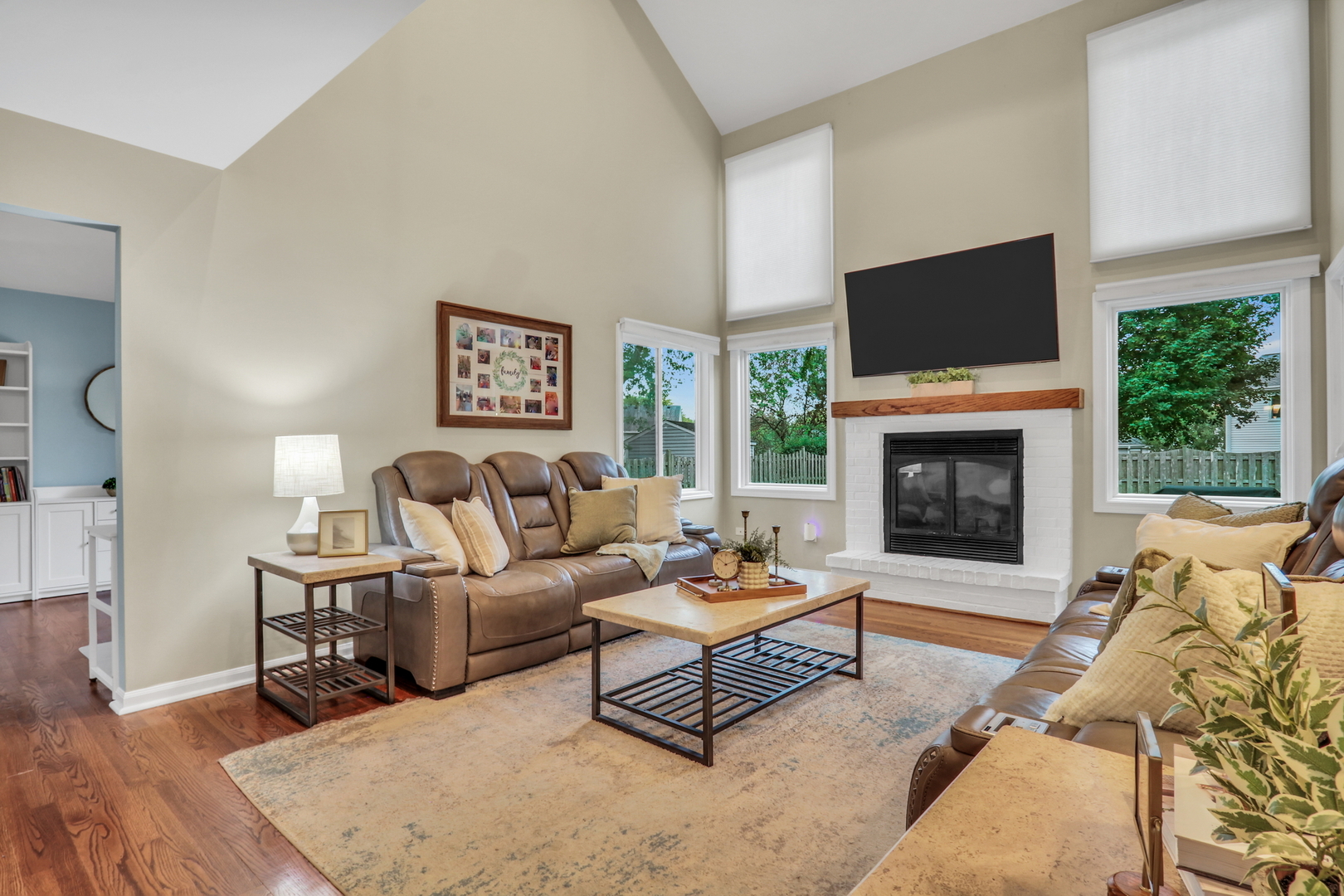 6183 OLD FARM Lane, Gurnee, IL 60031