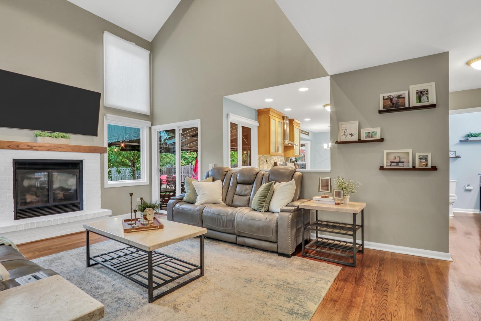 6183 OLD FARM Lane, Gurnee, IL 60031