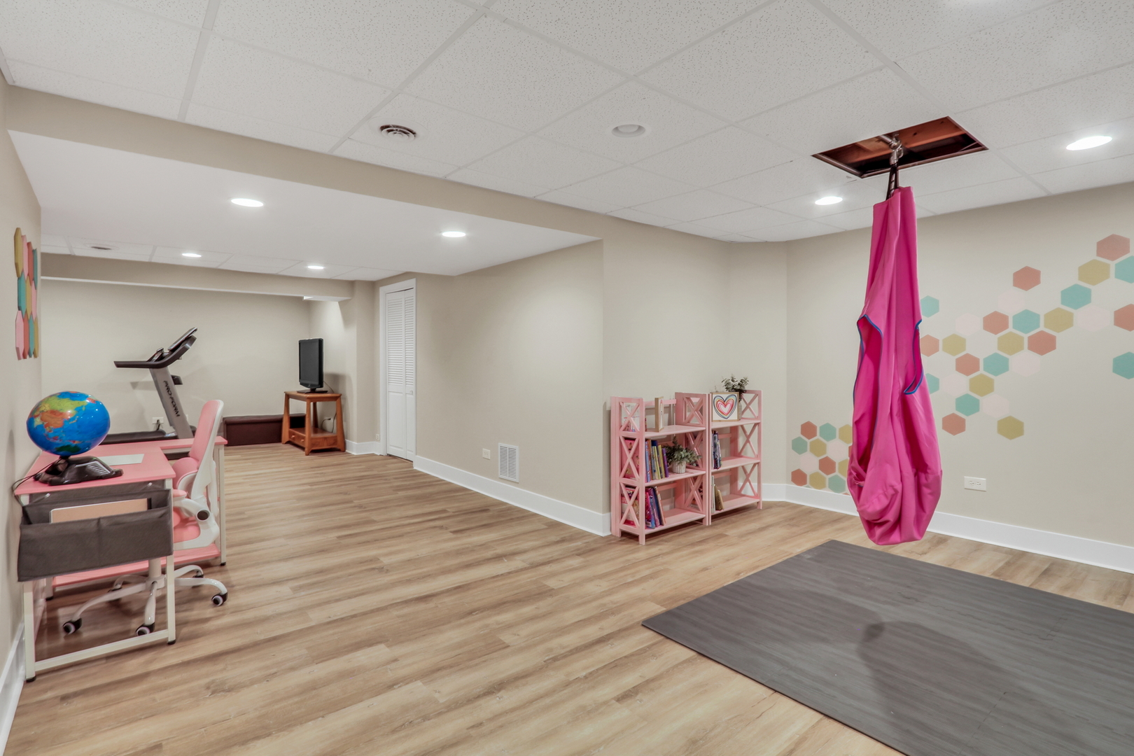 6183 OLD FARM Lane, Gurnee, IL 60031