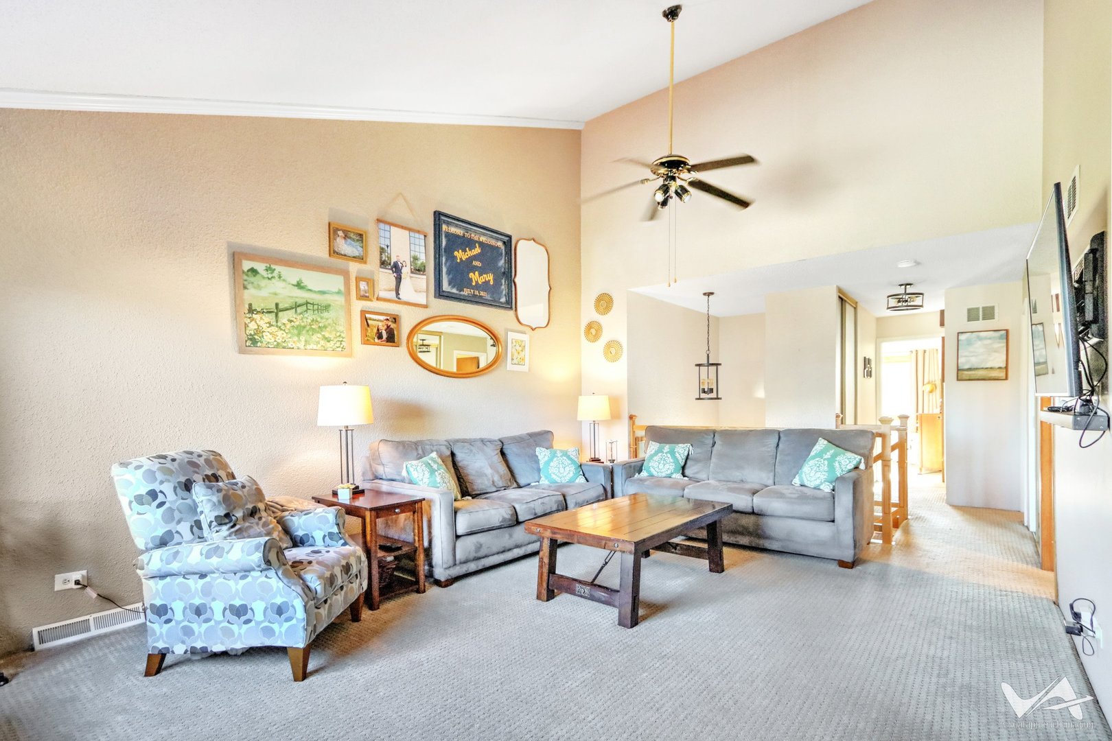 633 High Ridge Road, Roselle, IL 60172