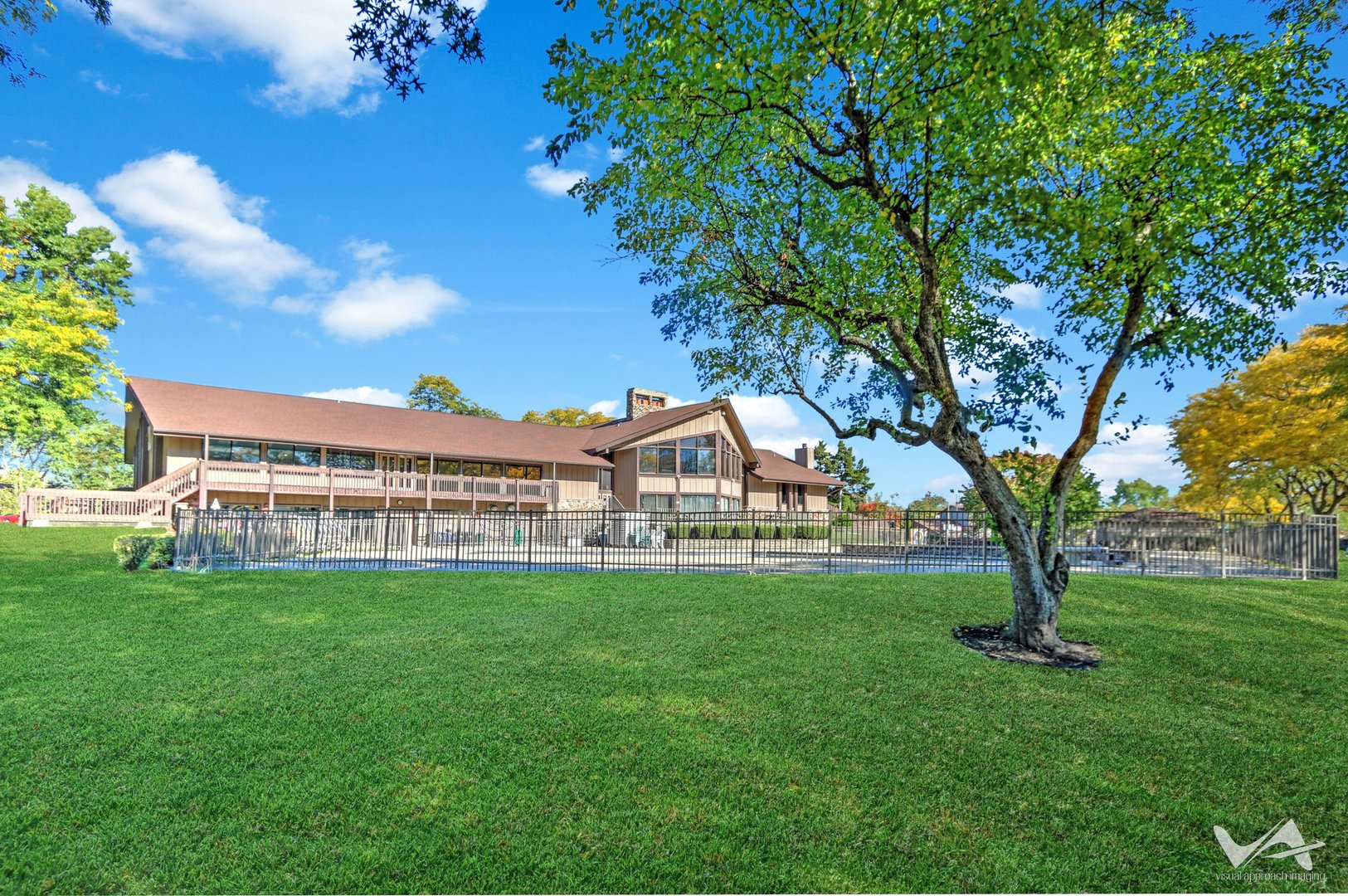 633 High Ridge Road, Roselle, IL 60172