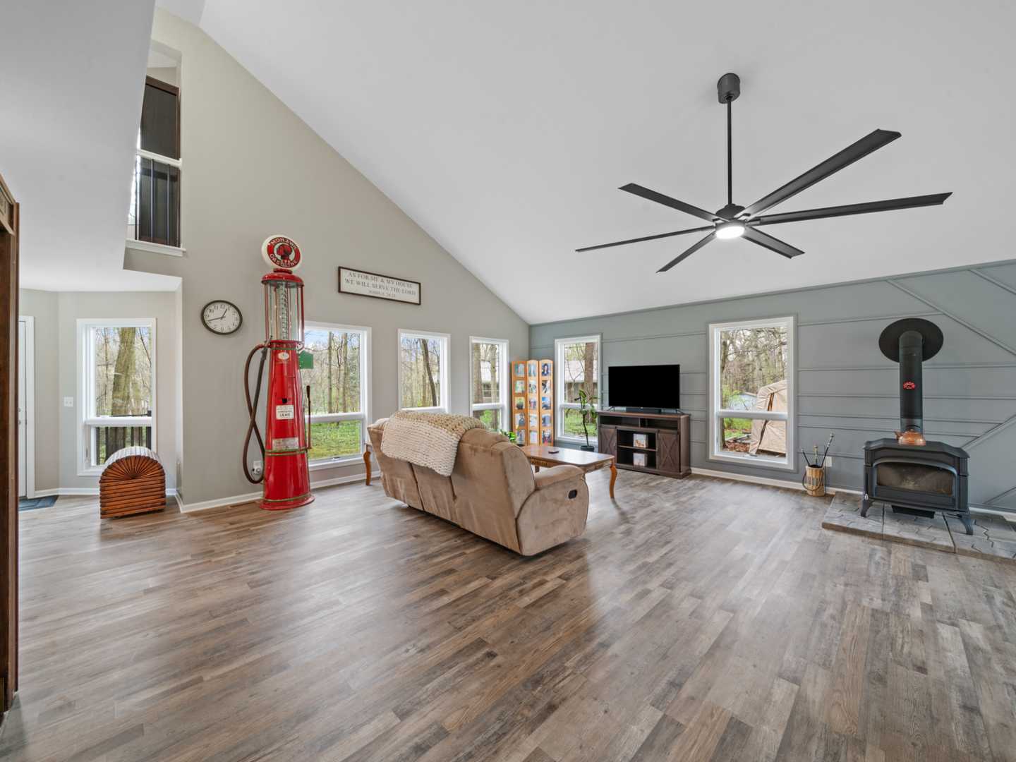 3 Oak Ridge Drive, Newark, IL 60541