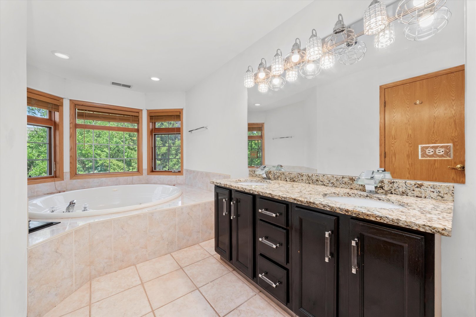 7124 168th Street, Tinley Park, IL 60477