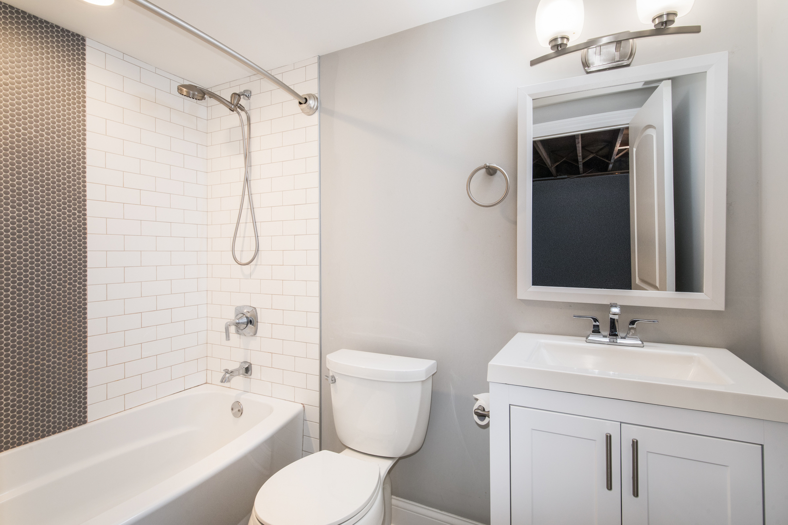 101 N Pine Street, Mount Prospect, IL 60056