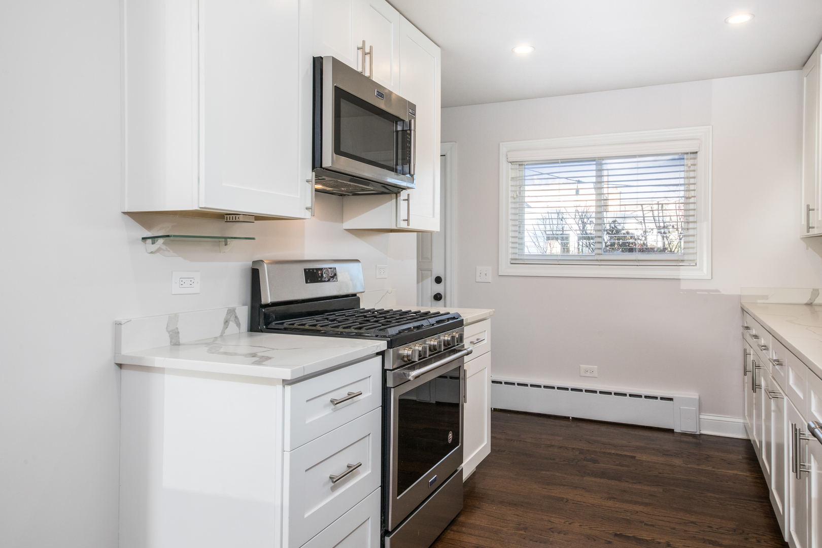 101 N Pine Street, Mount Prospect, IL 60056