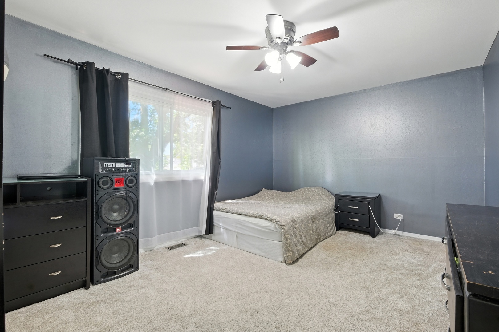 565 COTTONWOOD Circle, Bolingbrook, IL 60440