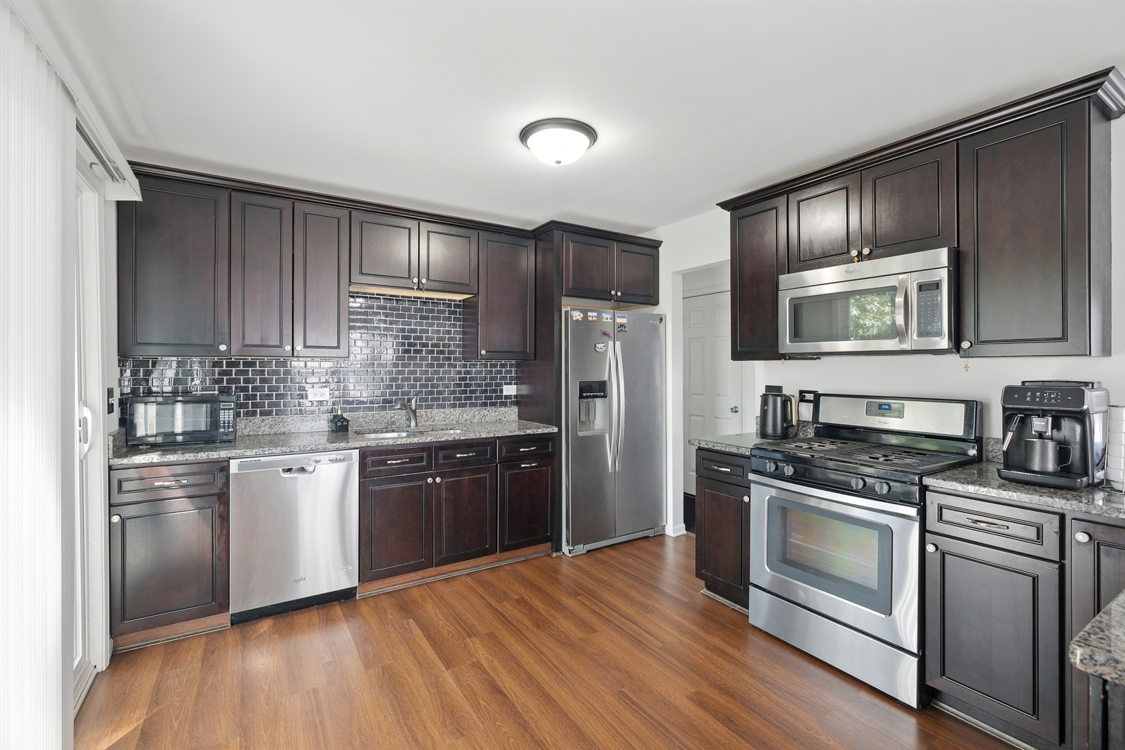 565 COTTONWOOD Circle, Bolingbrook, IL 60440