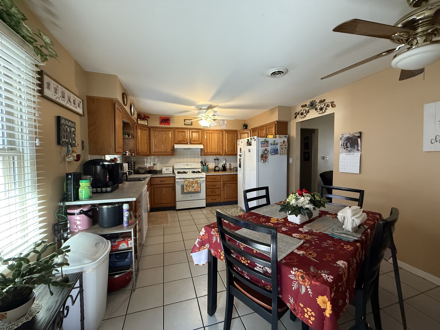 230 Troy Lane, Lombard, IL 60148