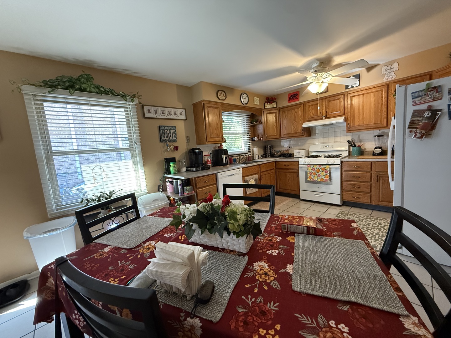 230 Troy Lane, Lombard, IL 60148