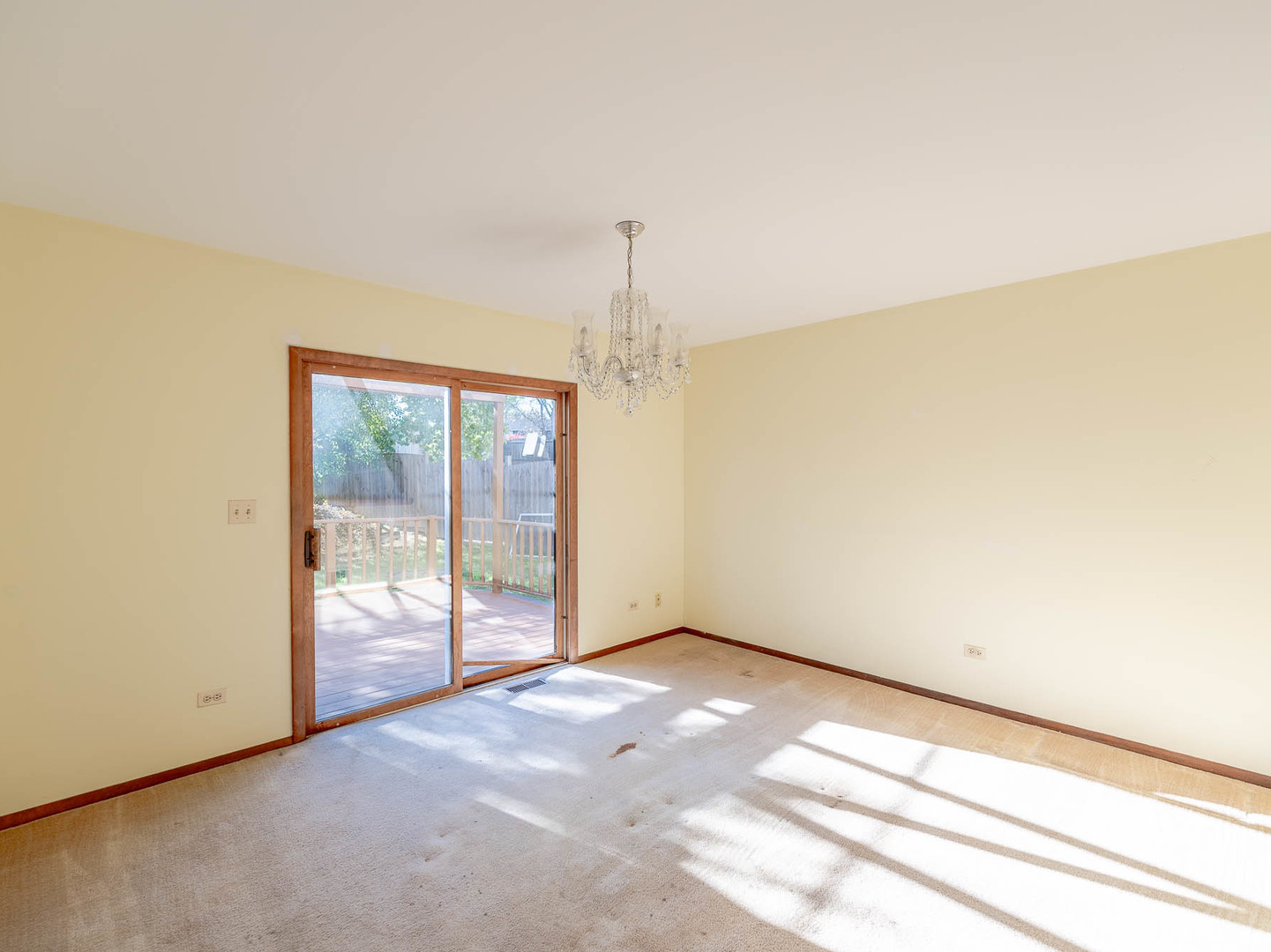 2479 Penn Boulevard, Lindenhurst, IL 60046