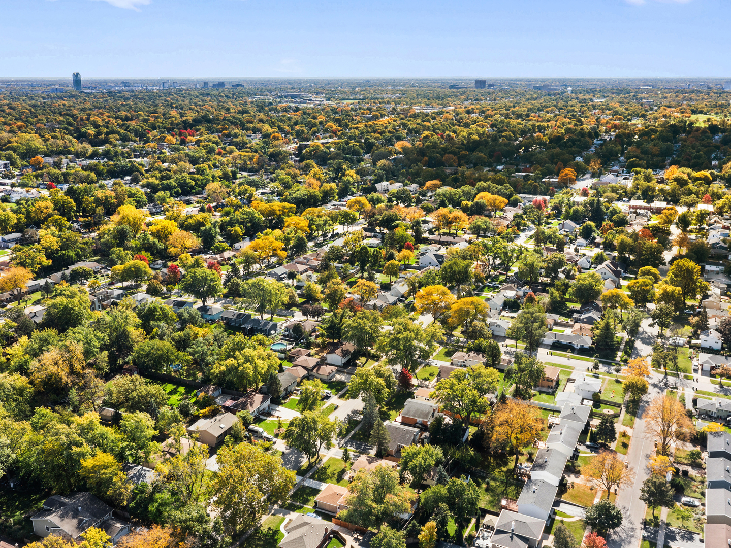 82 S Lodge Lane, Lombard, IL 60148