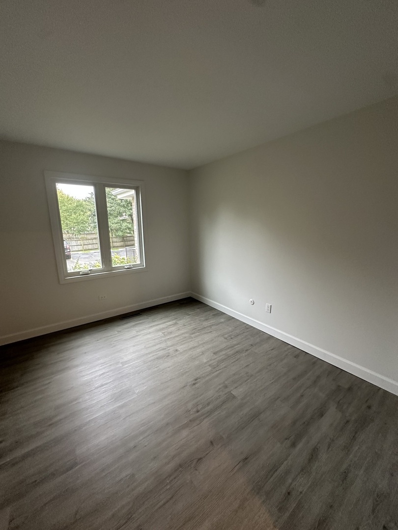 131 E Winchester Road #A, Libertyville, IL 60048