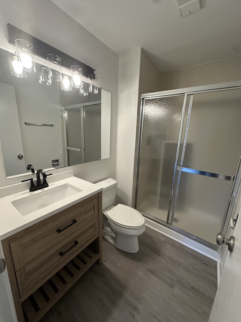 131 E Winchester Road #A, Libertyville, IL 60048