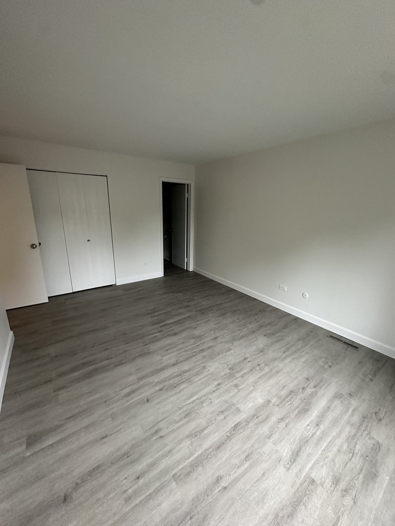 131 E Winchester Road #A, Libertyville, IL 60048