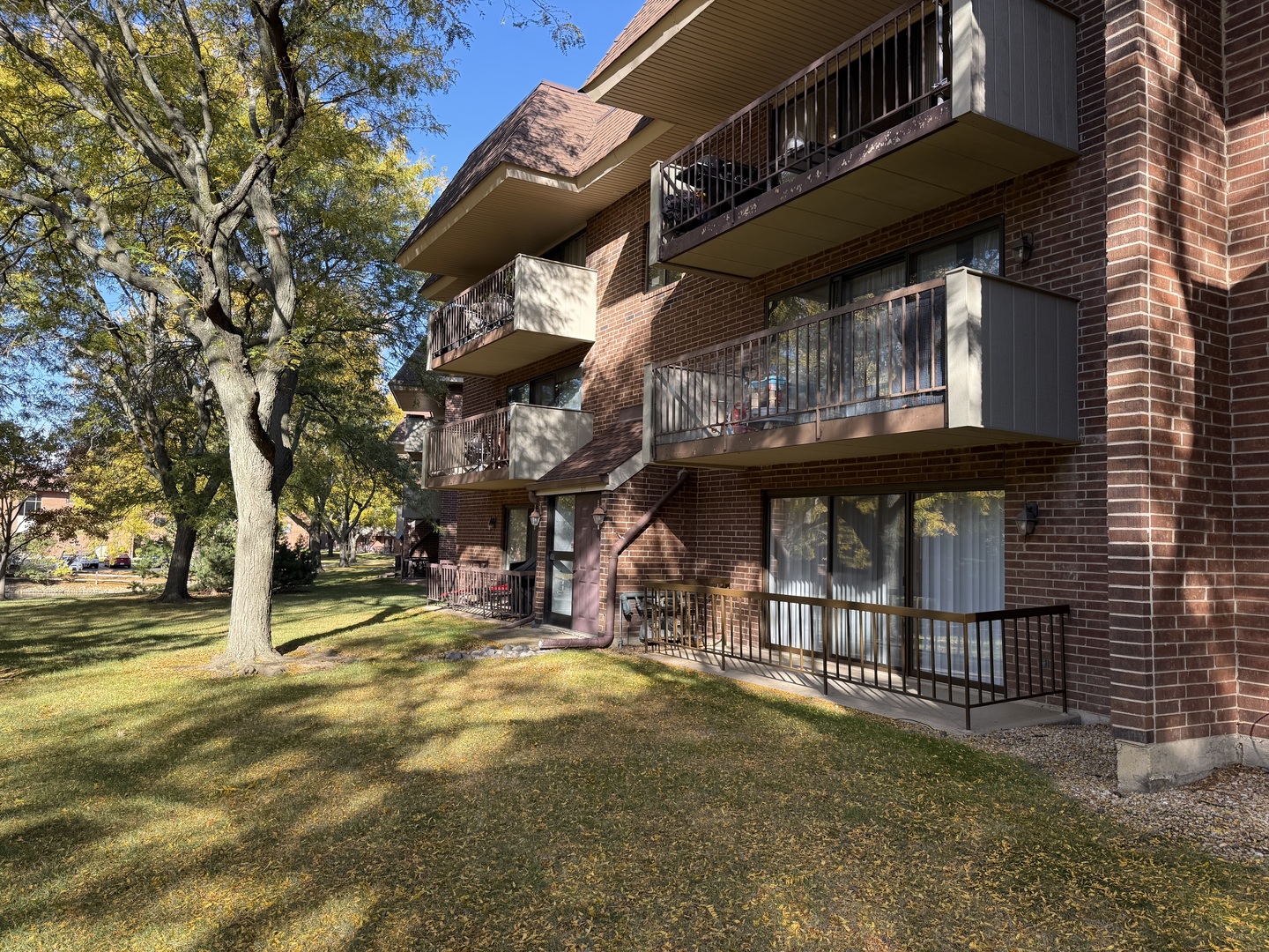 201 E Janata Boulevard #1A, Lombard, IL 60148