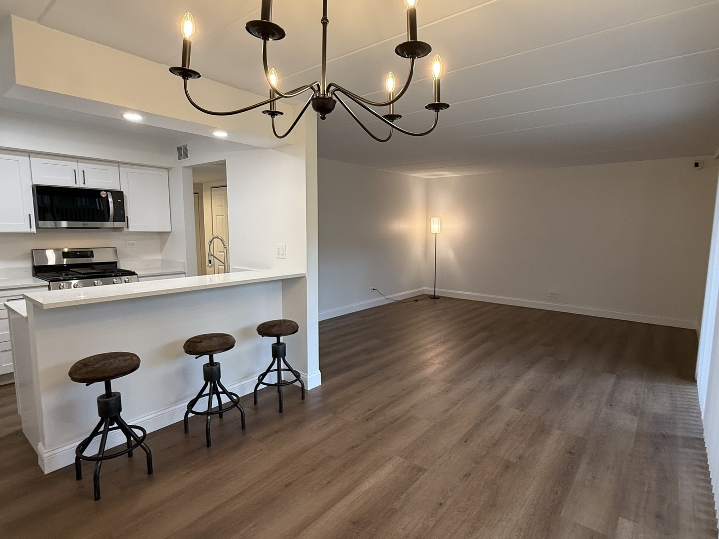 201 E Janata Boulevard #1A, Lombard, IL 60148