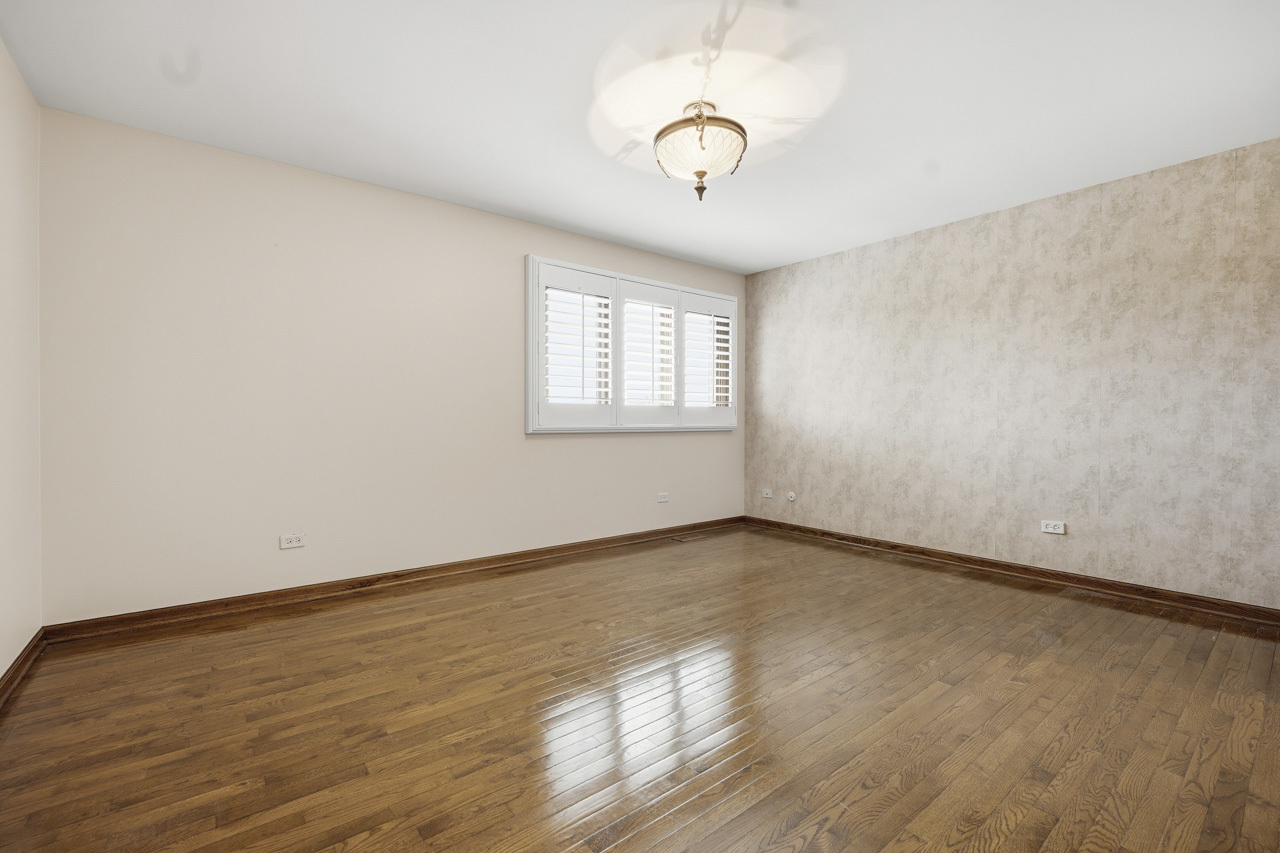 10912 Circle Drive, Palos Hills, IL 60465