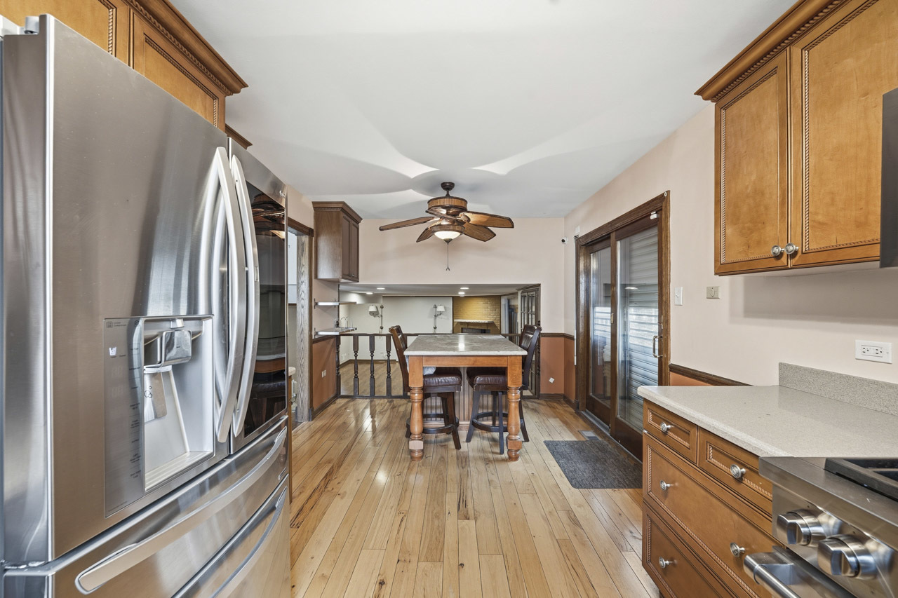 10912 Circle Drive, Palos Hills, IL 60465