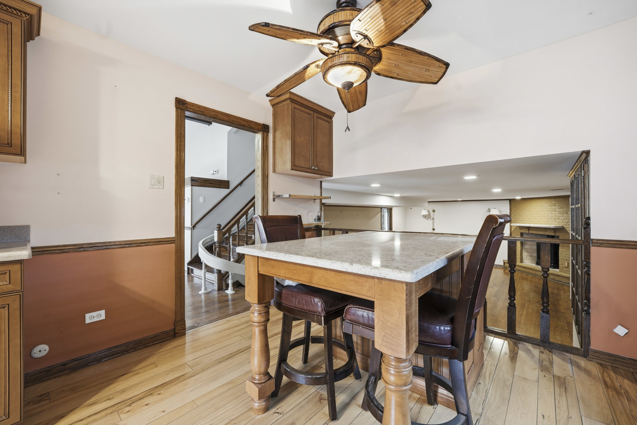 10912 Circle Drive, Palos Hills, IL 60465