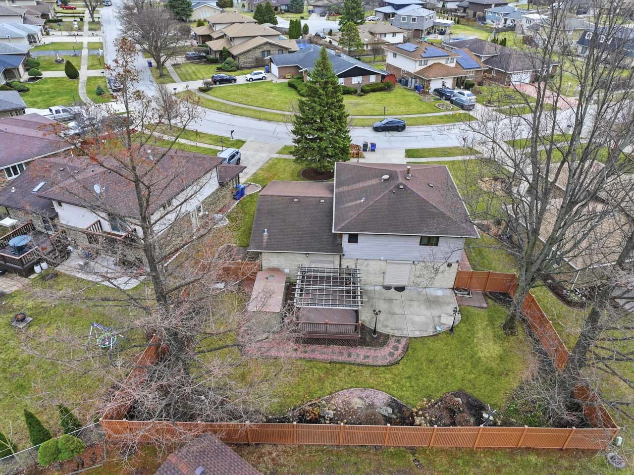 10912 Circle Drive, Palos Hills, IL 60465