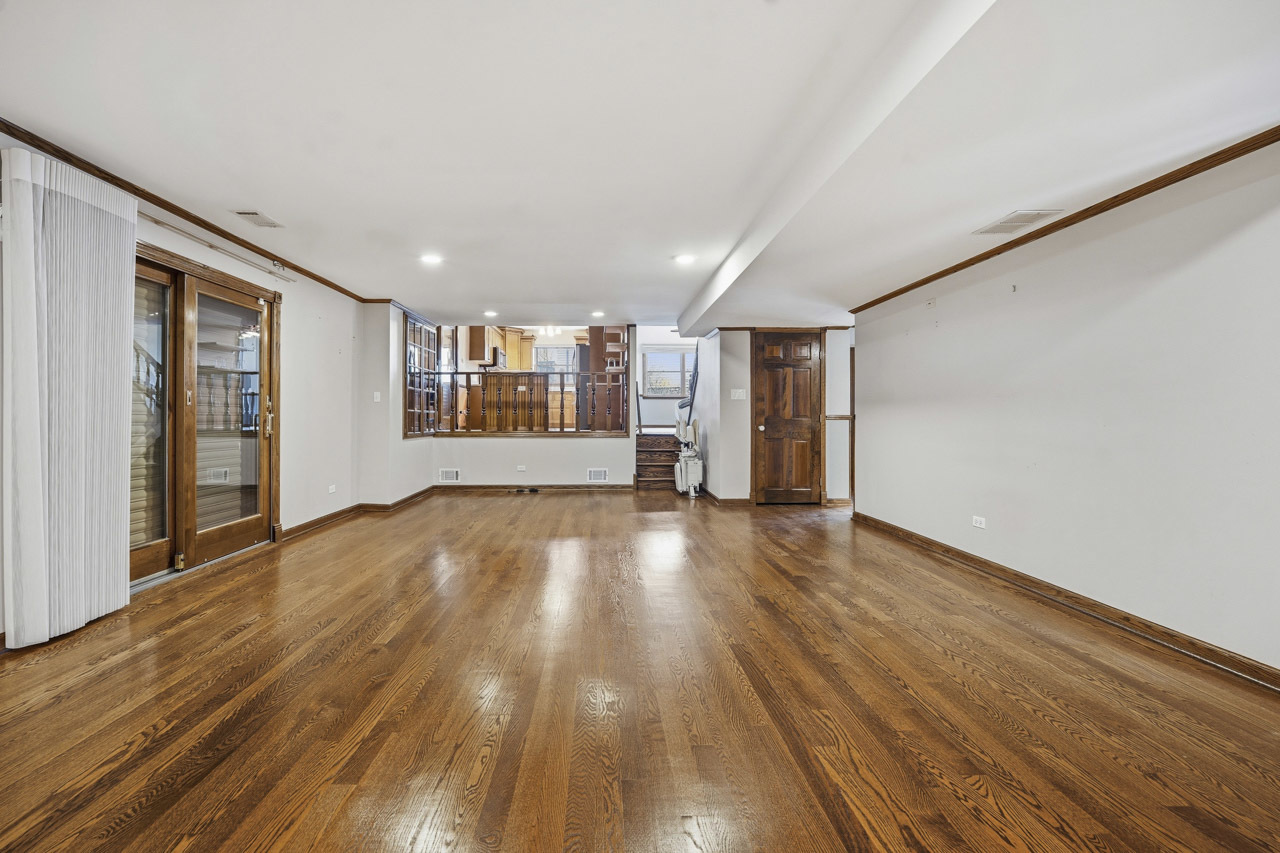 10912 Circle Drive, Palos Hills, IL 60465