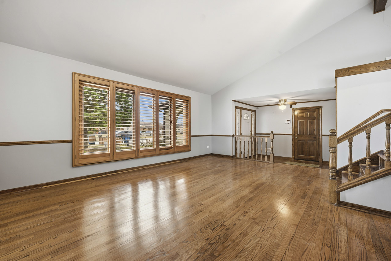 10912 Circle Drive, Palos Hills, IL 60465