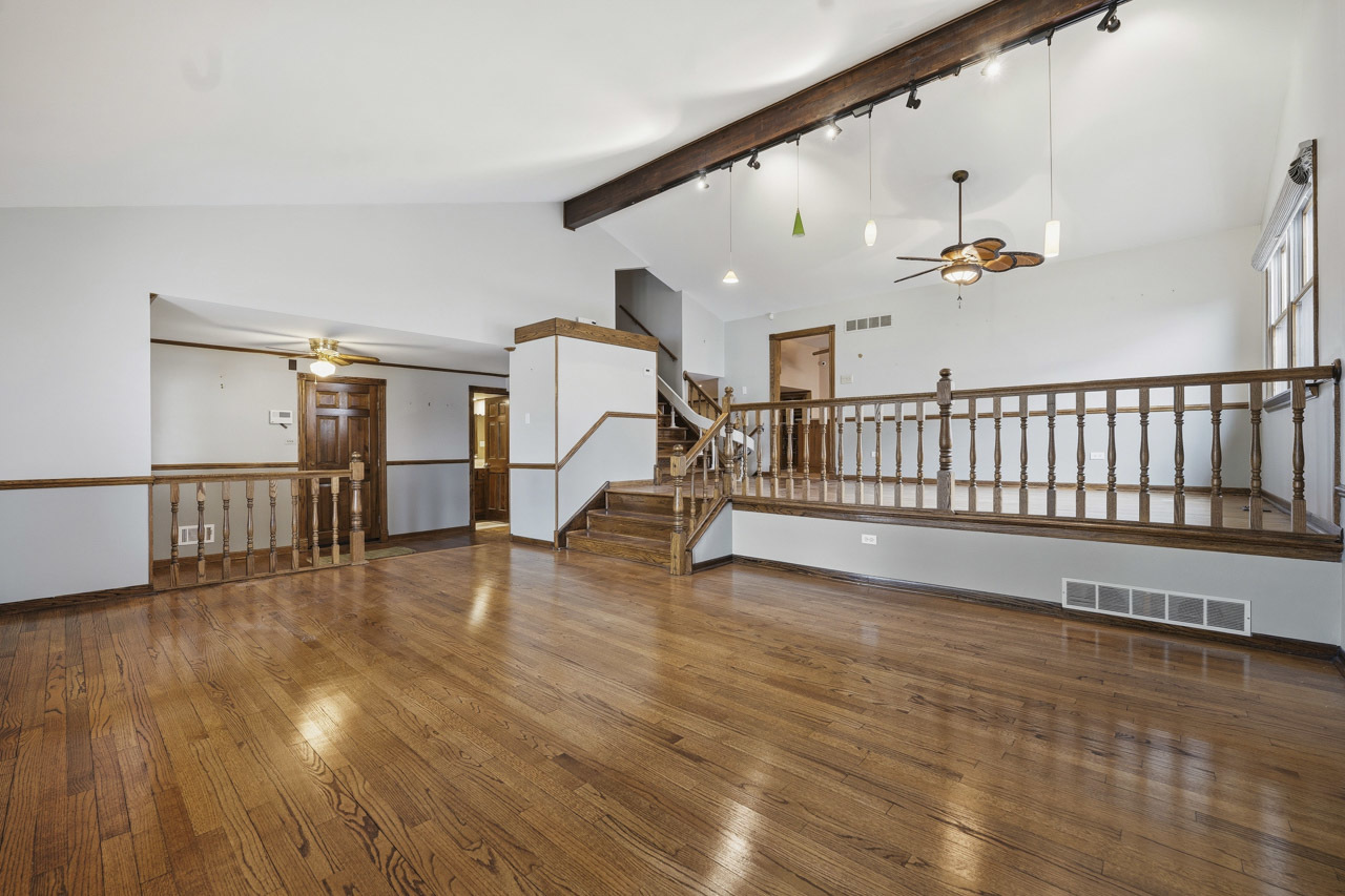 10912 Circle Drive, Palos Hills, IL 60465