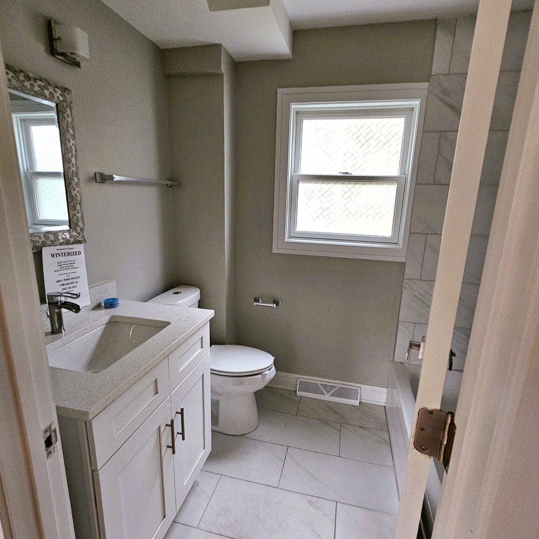 121 4th Street, Libertyville, IL 60048