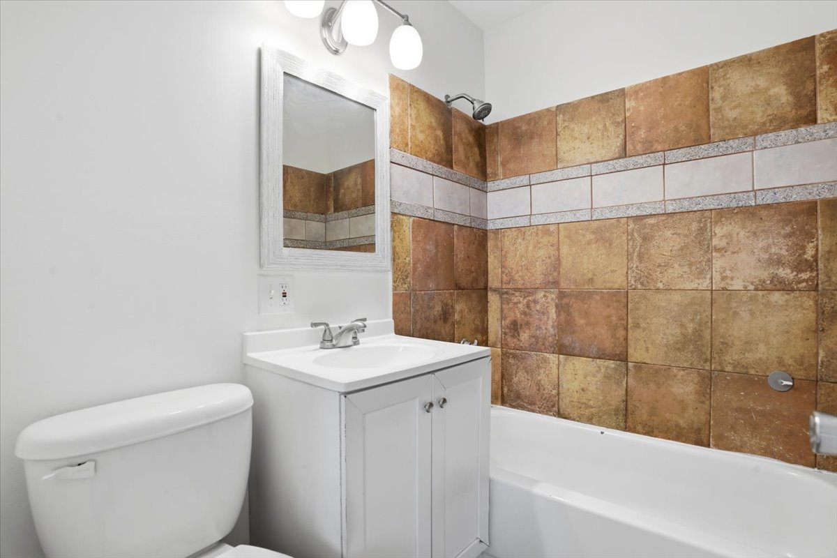 Round Lake Park, IL 60073