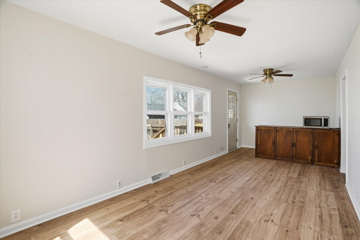 Round Lake Park, IL 60073