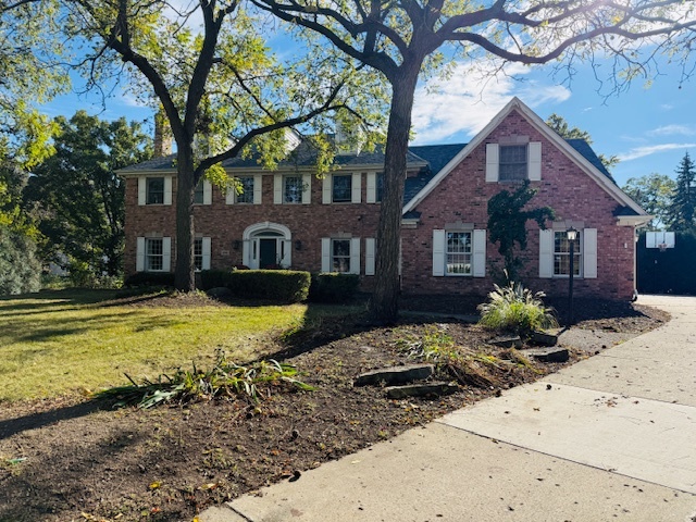 210 Saint Michael Court, Oak Brook, IL 60523