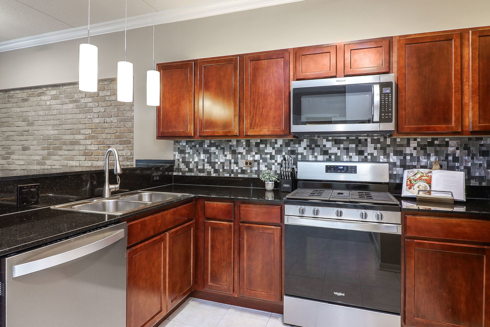 6420 Double Eagle Drive #610, Woodridge, IL 60517