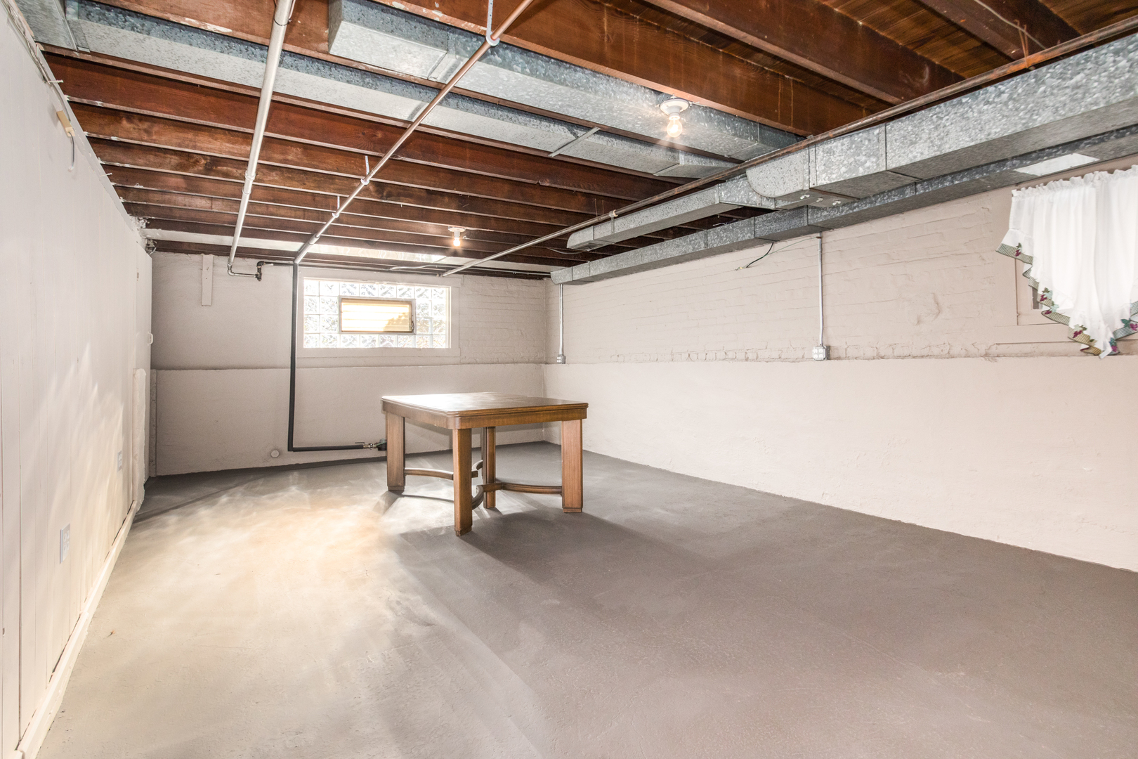 4910 W Newport Avenue, Chicago, IL 60641