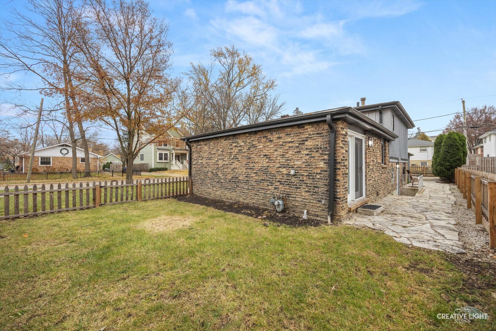 818 Pleasant Avenue, Glen Ellyn, IL 60137