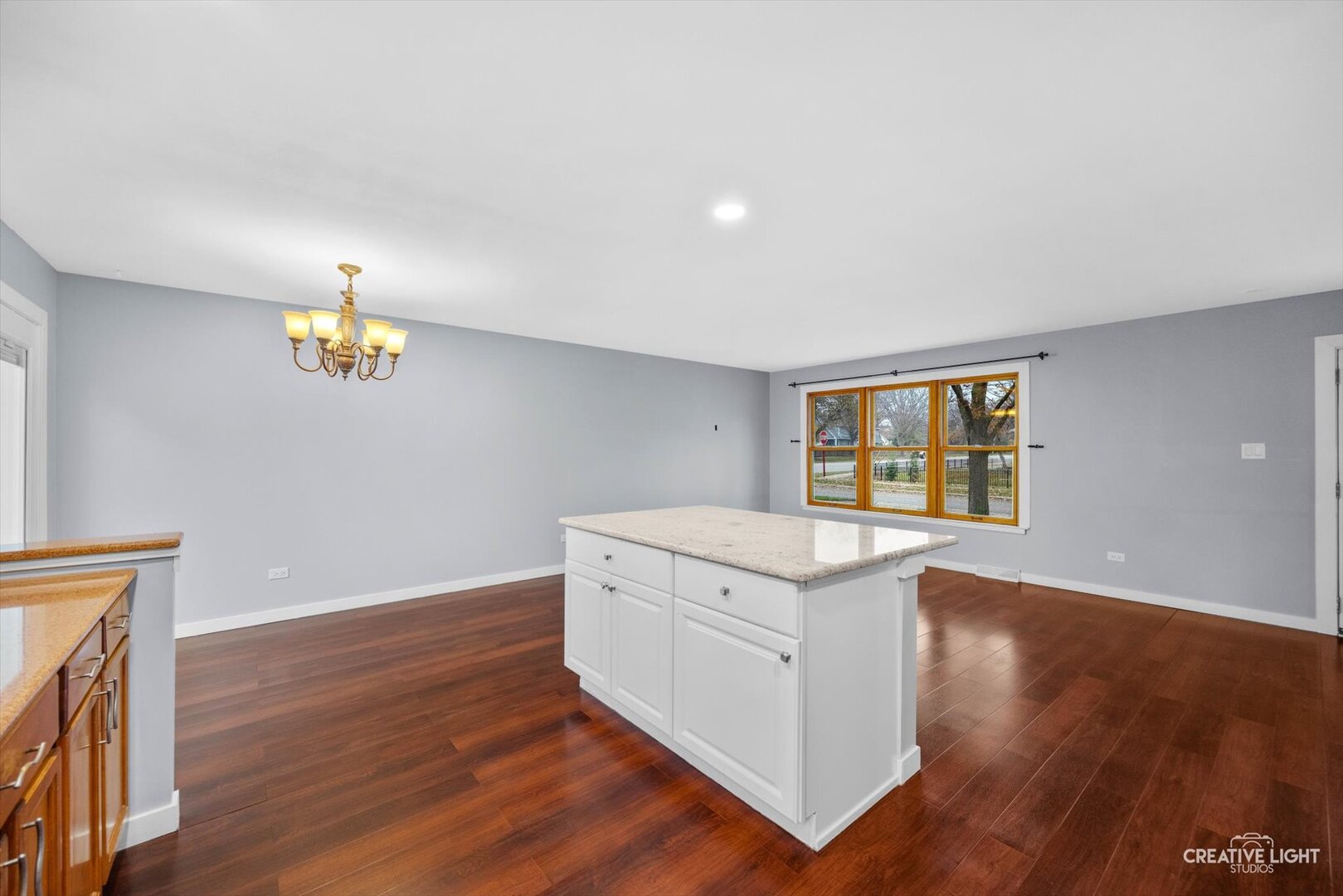 818 Pleasant Avenue, Glen Ellyn, IL 60137