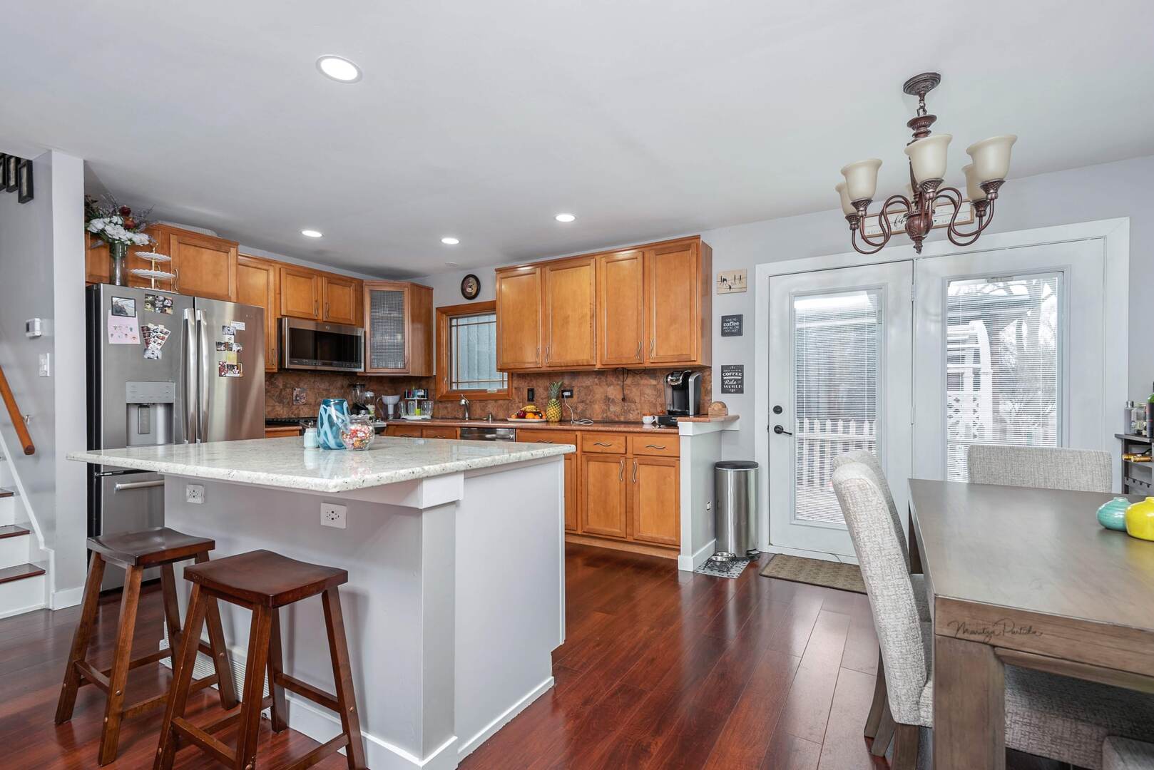 818 Pleasant Avenue, Glen Ellyn, IL 60137