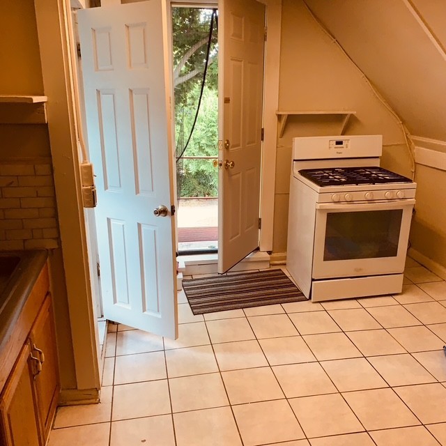 2900 enoch Avenue #3, Zion, IL 60099