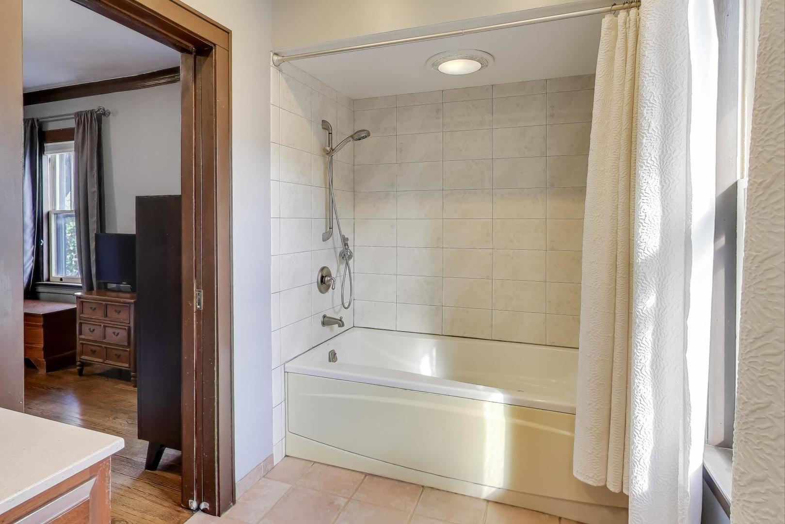 600 S Greenwood Avenue, Park Ridge, IL 60068