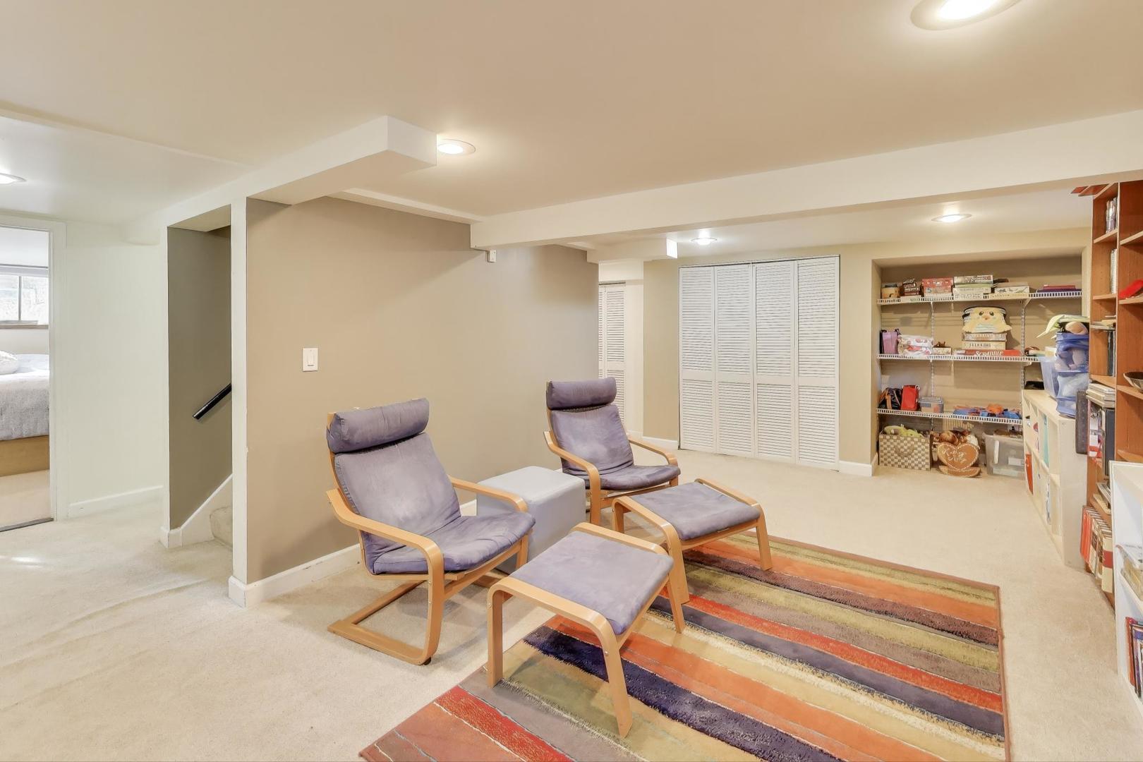 600 S Greenwood Avenue, Park Ridge, IL 60068