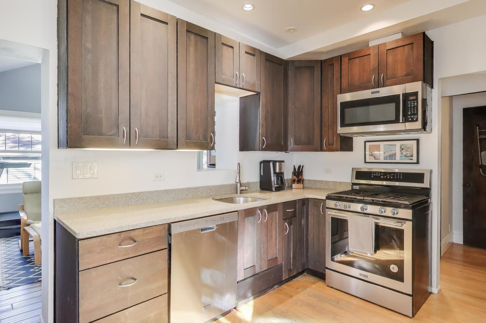 600 S Greenwood Avenue, Park Ridge, IL 60068