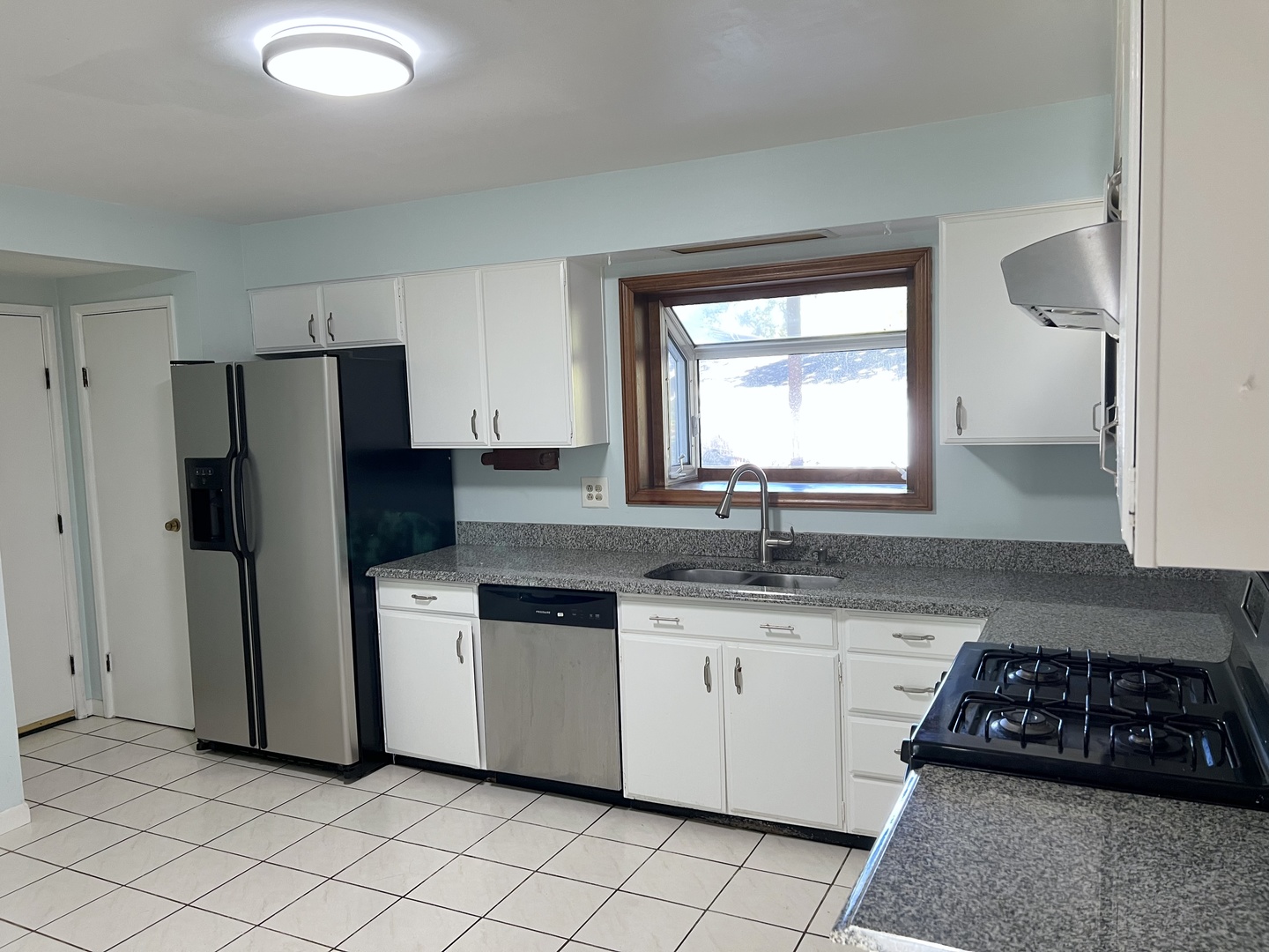 2720 KINCAID Drive, Woodridge, IL 60517